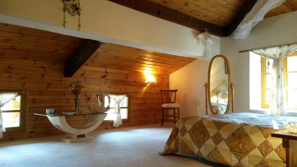 Domaine De Lara Bed & Breakfast Barcelonnette Phòng bức ảnh