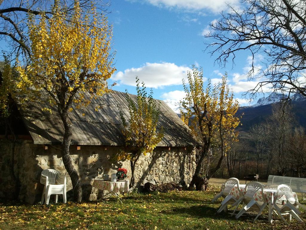 Domaine De Lara Bed & Breakfast Barcelonnette Ngoại thất bức ảnh